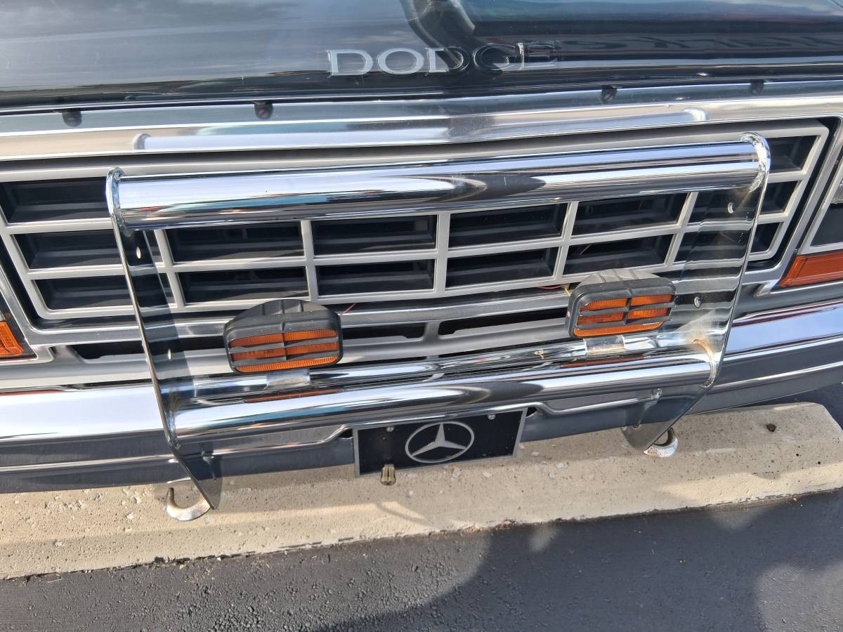 Dodge-250-1983-8