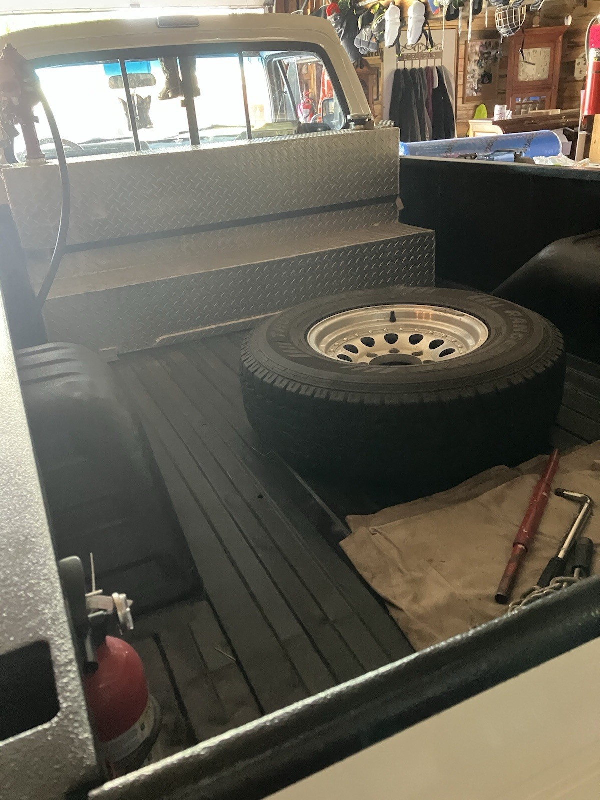 Dodge-34-Ton-Pickup-1991-Standard-Cab-Pickup-6