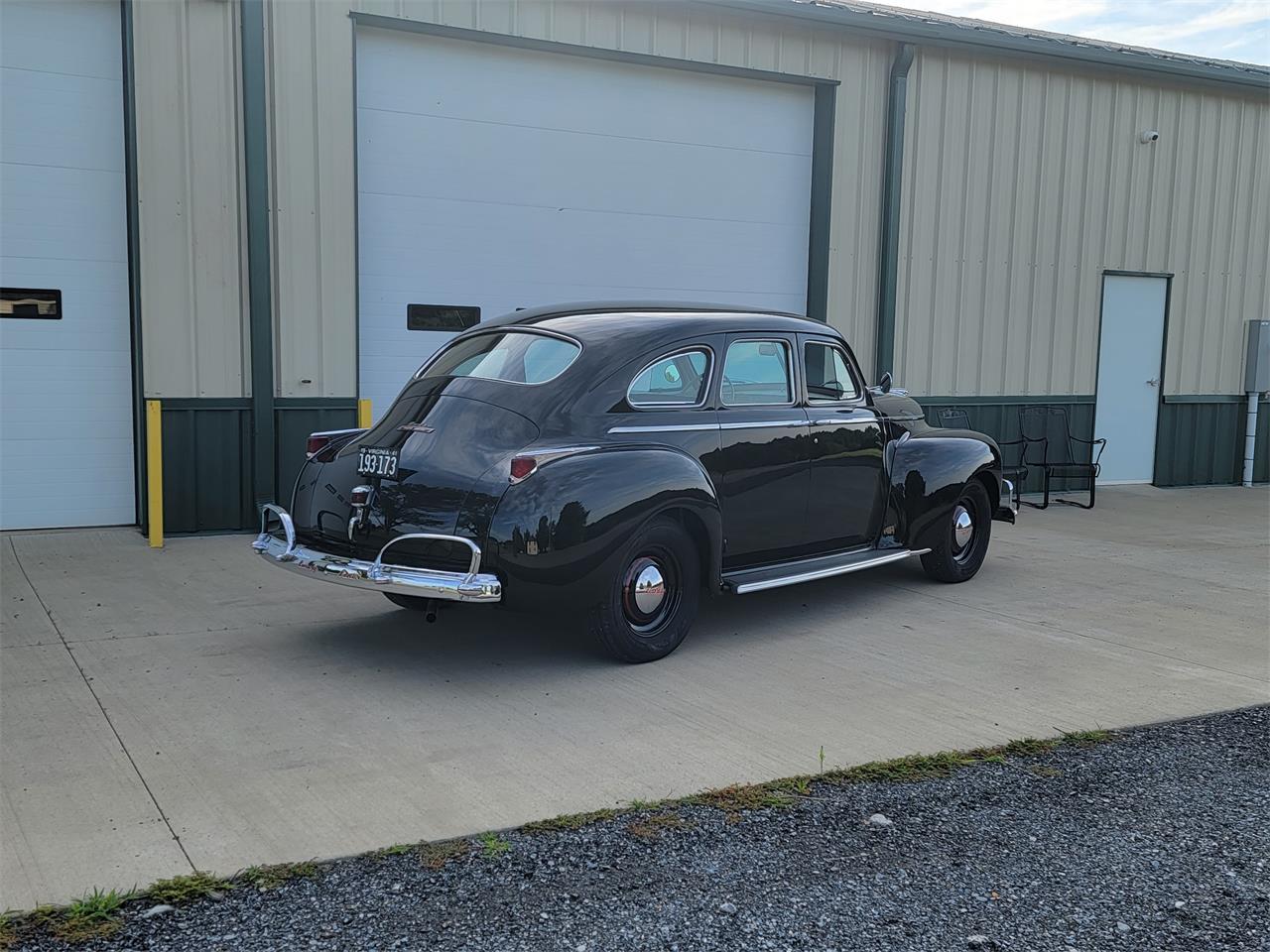 Dodge-4-dr-sedan-1941-Black-Brown-1