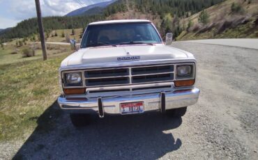 Dodge-4x4-ramcharger-1987-white-10