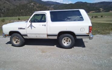 Dodge-4x4-ramcharger-1987-white-13