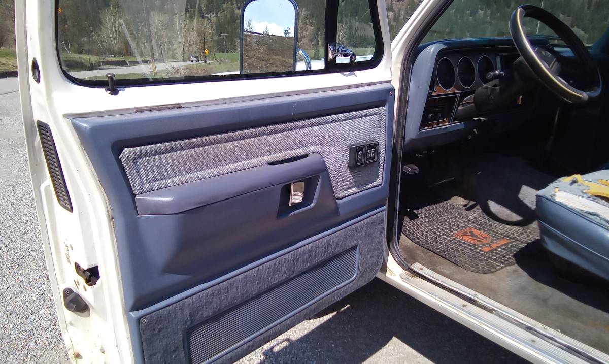 Dodge-4x4-ramcharger-1987-white-6