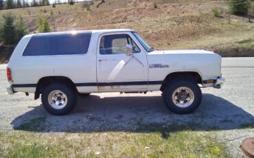 Dodge-4x4-ramcharger-1987-white-9
