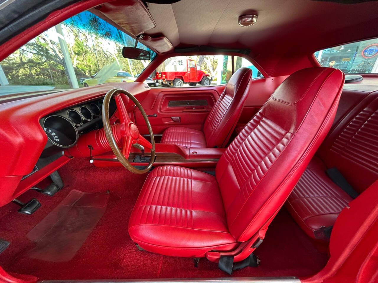 Dodge-Challenger-1970-Hatchback-25