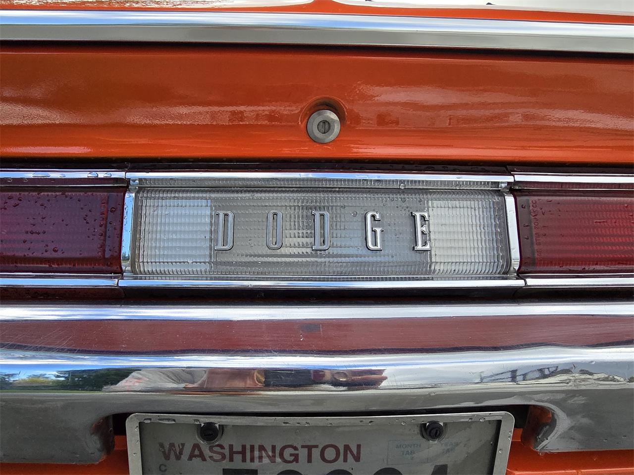 Dodge-Challenger-1970-Tangerine-Orange-Black-amp-Orange-1