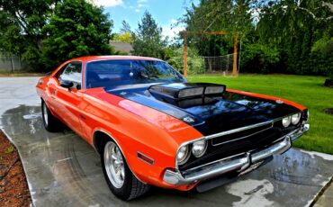 Dodge-Challenger-1970-Tangerine-Orange-Black-amp-Orange-11