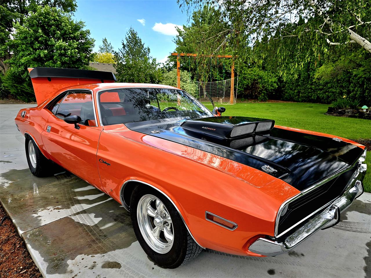 Dodge-Challenger-1970-Tangerine-Orange-Black-amp-Orange-12