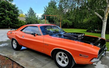 Dodge-Challenger-1970-Tangerine-Orange-Black-amp-Orange-14