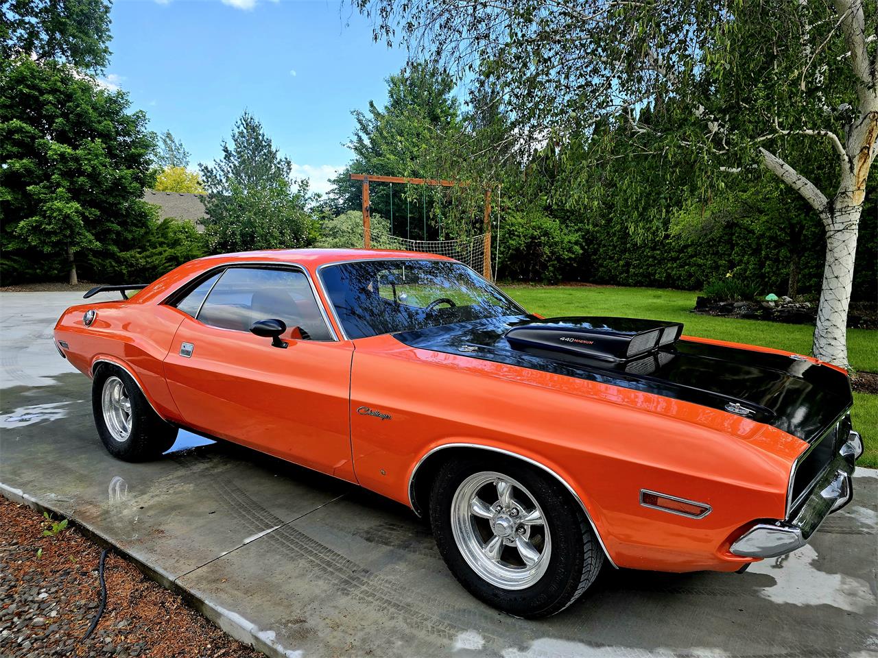 Dodge-Challenger-1970-Tangerine-Orange-Black-amp-Orange-14