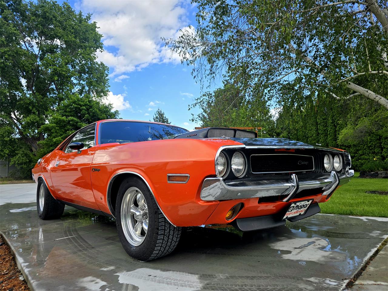 Dodge-Challenger-1970-Tangerine-Orange-Black-amp-Orange-16