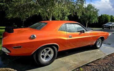 Dodge-Challenger-1970-Tangerine-Orange-Black-amp-Orange-20