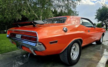 Dodge-Challenger-1970-Tangerine-Orange-Black-amp-Orange-21