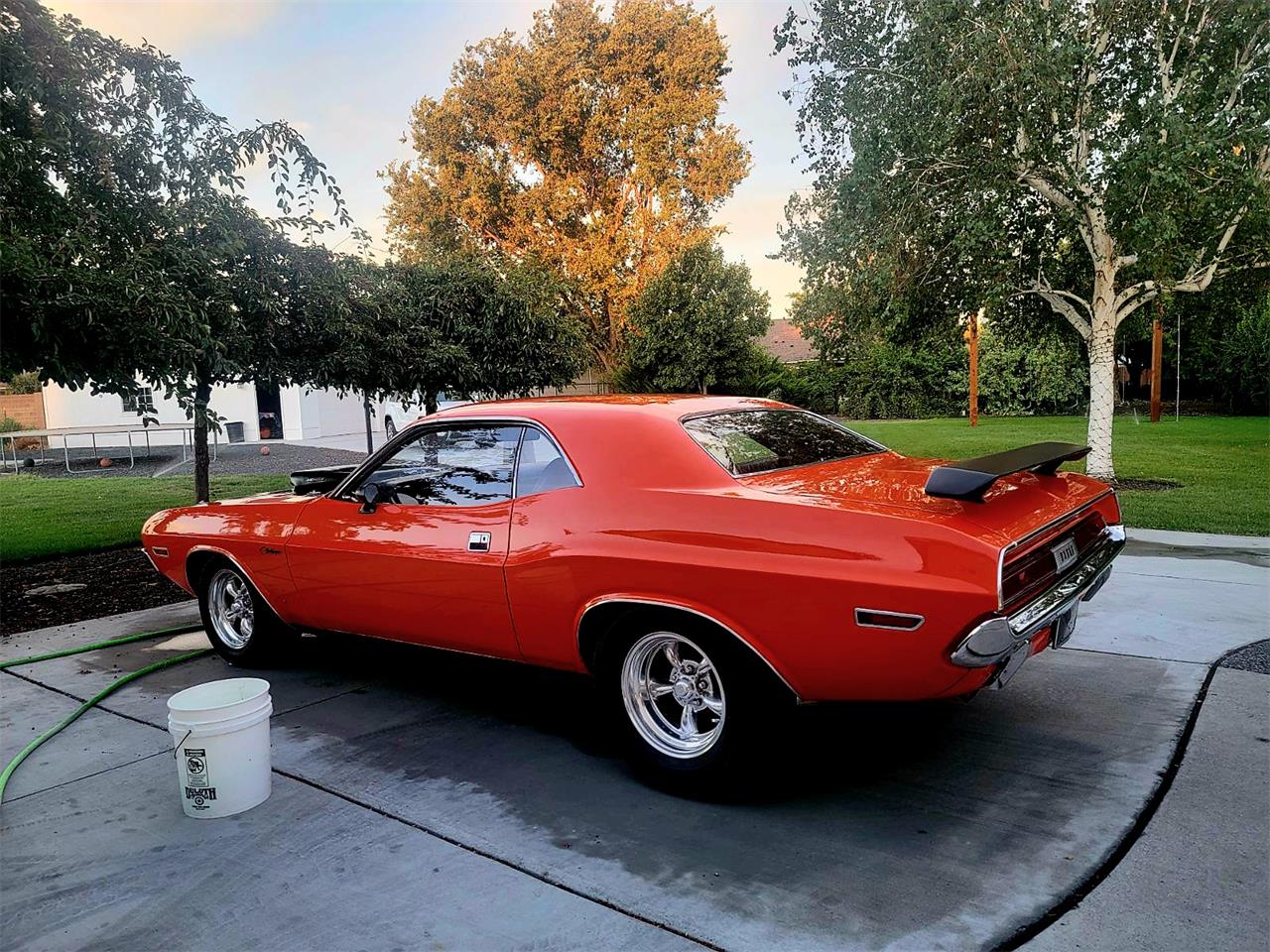 Dodge-Challenger-1970-Tangerine-Orange-Black-amp-Orange-22