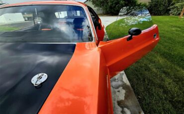 Dodge-Challenger-1970-Tangerine-Orange-Black-amp-Orange-24
