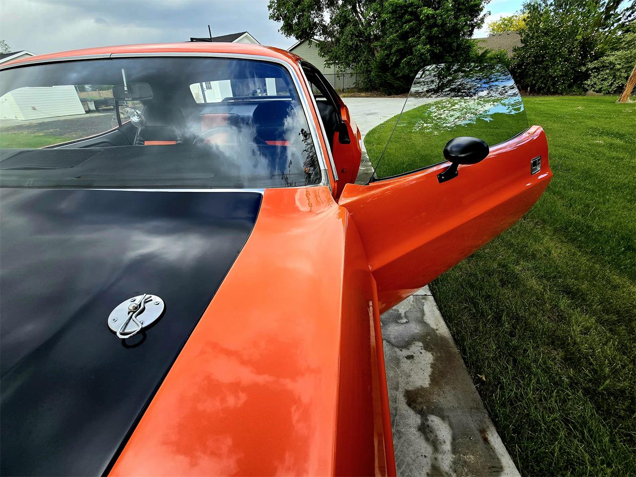 Dodge-Challenger-1970-Tangerine-Orange-Black-amp-Orange-24