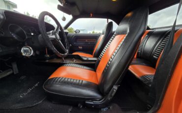 Dodge-Challenger-1970-Tangerine-Orange-Black-amp-Orange-29