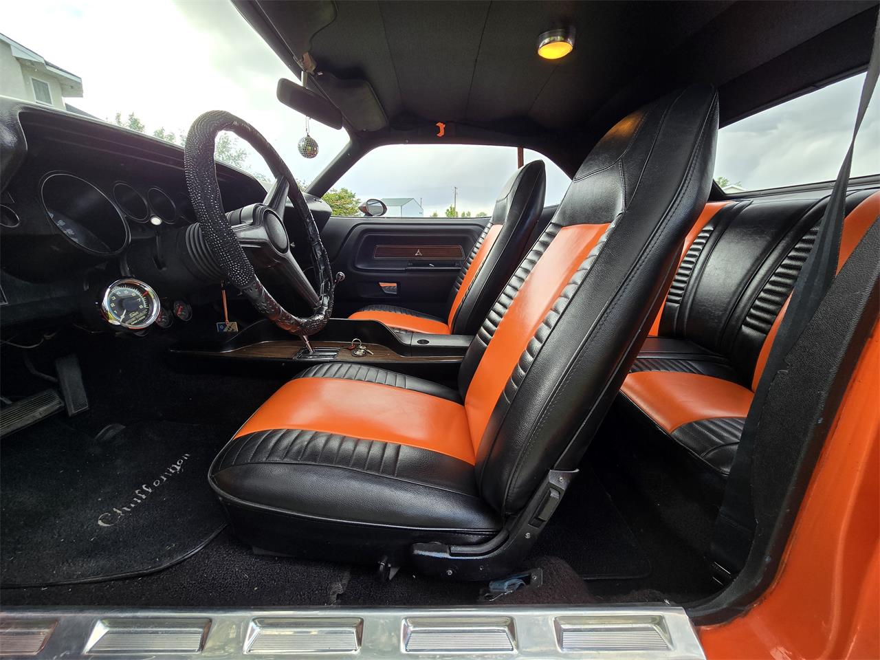Dodge-Challenger-1970-Tangerine-Orange-Black-amp-Orange-29