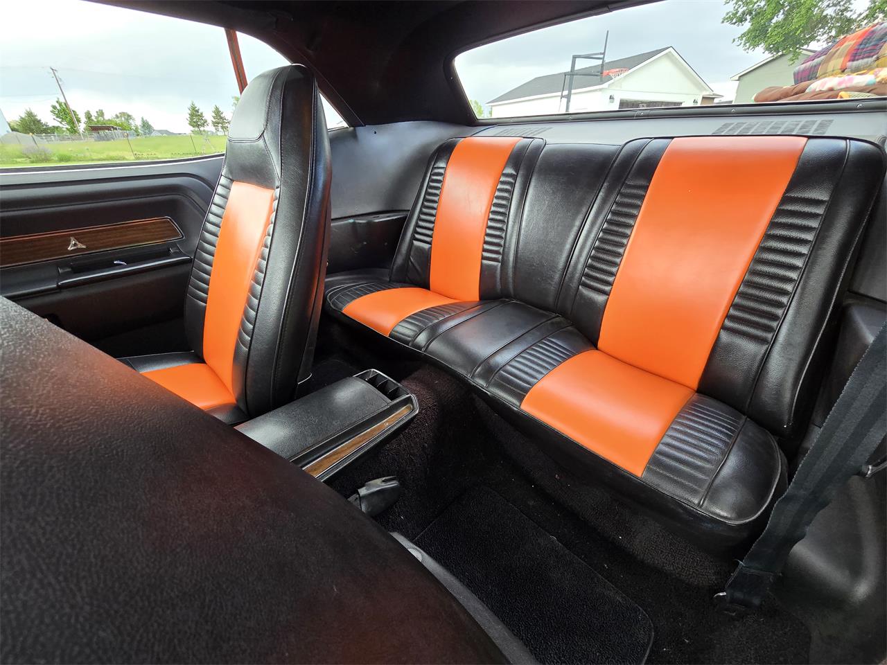 Dodge-Challenger-1970-Tangerine-Orange-Black-amp-Orange-30