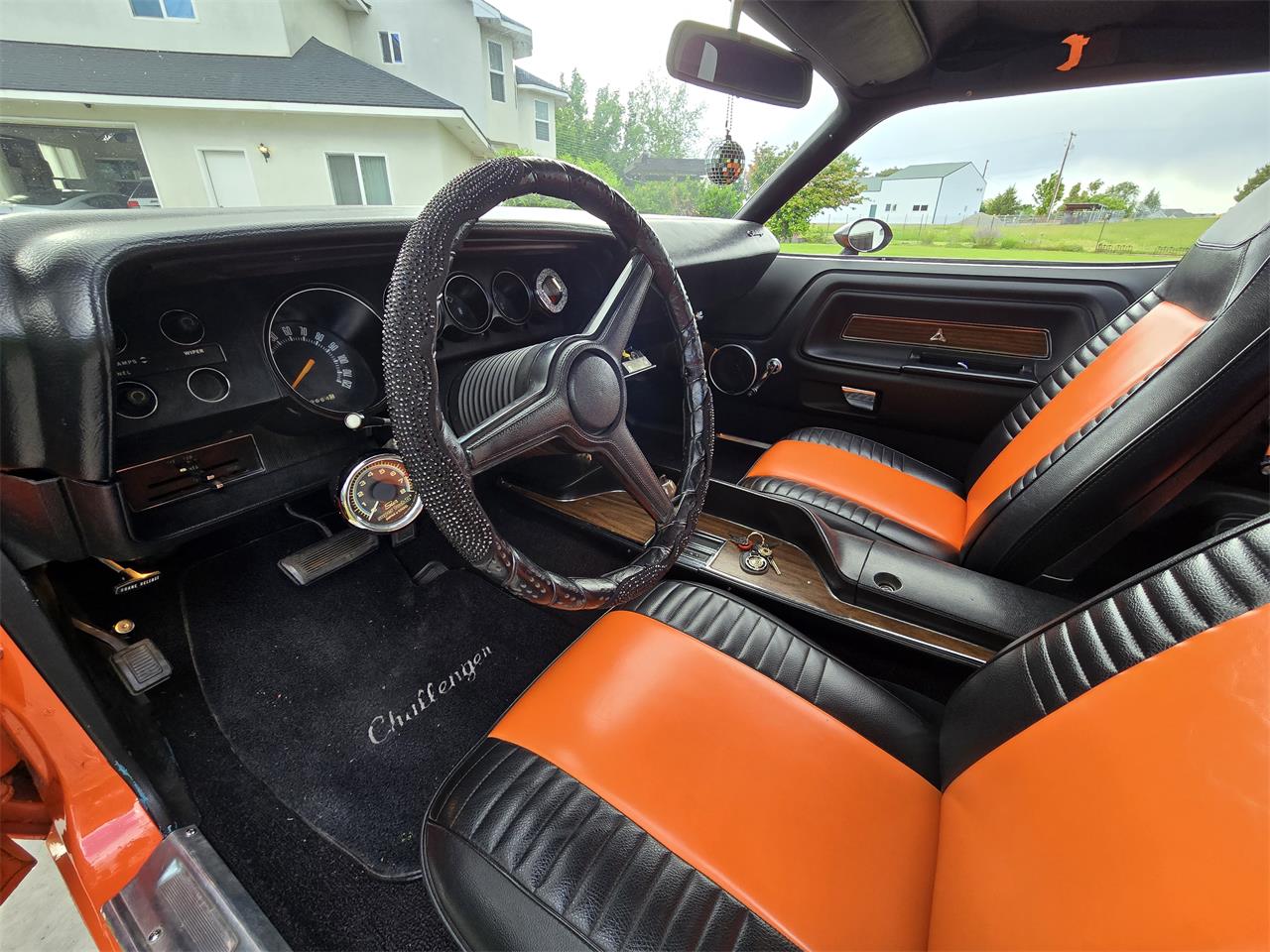 Dodge-Challenger-1970-Tangerine-Orange-Black-amp-Orange-32