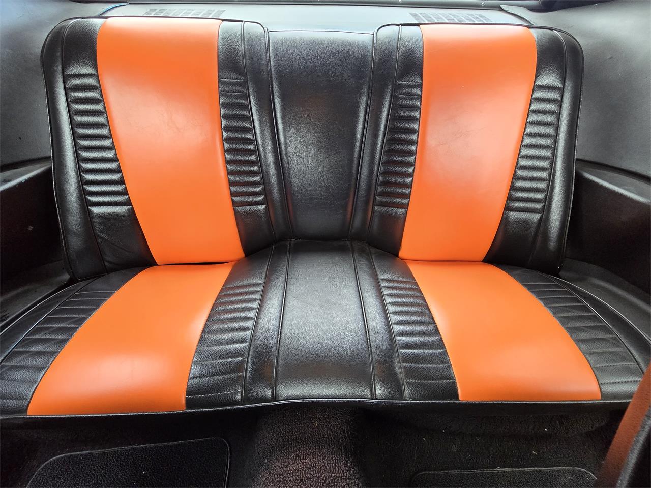 Dodge-Challenger-1970-Tangerine-Orange-Black-amp-Orange-33