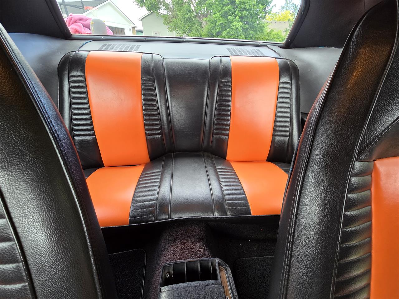 Dodge-Challenger-1970-Tangerine-Orange-Black-amp-Orange-34