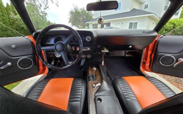 Dodge-Challenger-1970-Tangerine-Orange-Black-amp-Orange-37