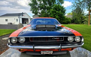 Dodge-Challenger-1970-Tangerine-Orange-Black-amp-Orange