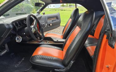 Dodge-Challenger-1970-Tangerine-Orange-Black-amp-Orange-38