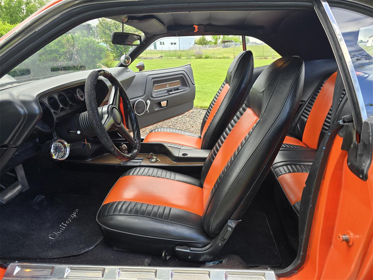 Dodge-Challenger-1970-Tangerine-Orange-Black-amp-Orange-38