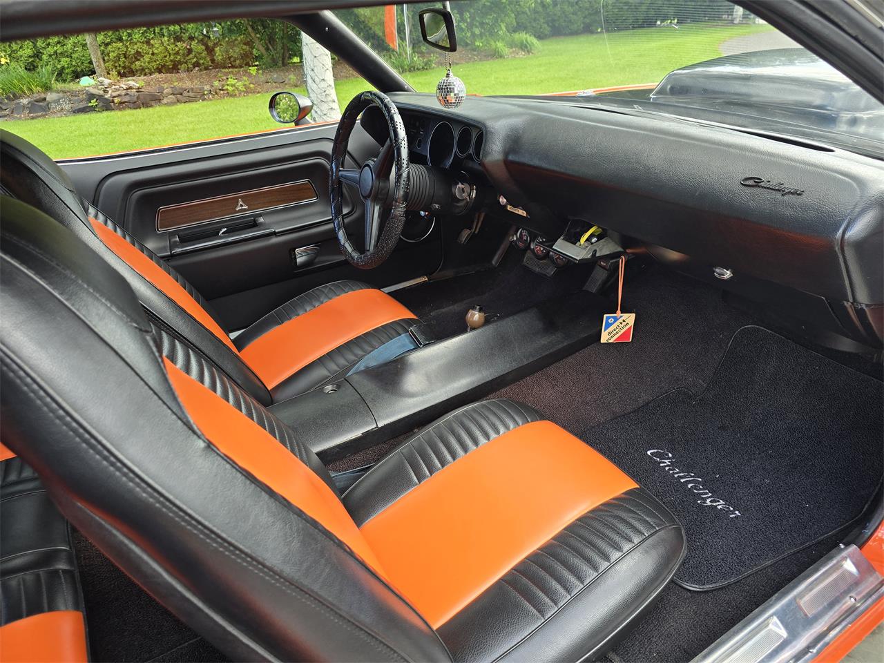 Dodge-Challenger-1970-Tangerine-Orange-Black-amp-Orange-42
