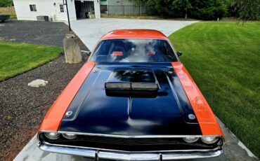 Dodge-Challenger-1970-Tangerine-Orange-Black-amp-Orange-7