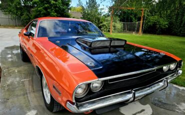 Dodge-Challenger-1970-Tangerine-Orange-Black-amp-Orange-8