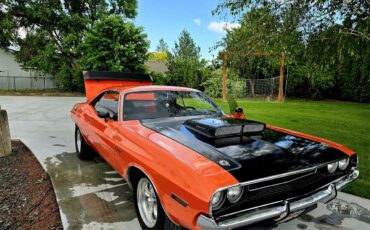 Dodge-Challenger-1970-Tangerine-Orange-Black-amp-Orange-9
