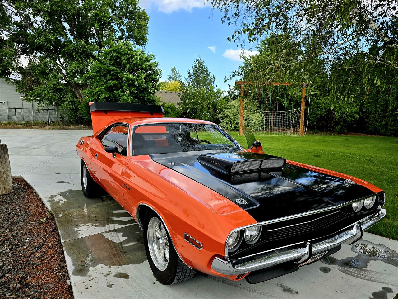 Dodge-Challenger-1970-Tangerine-Orange-Black-amp-Orange-9