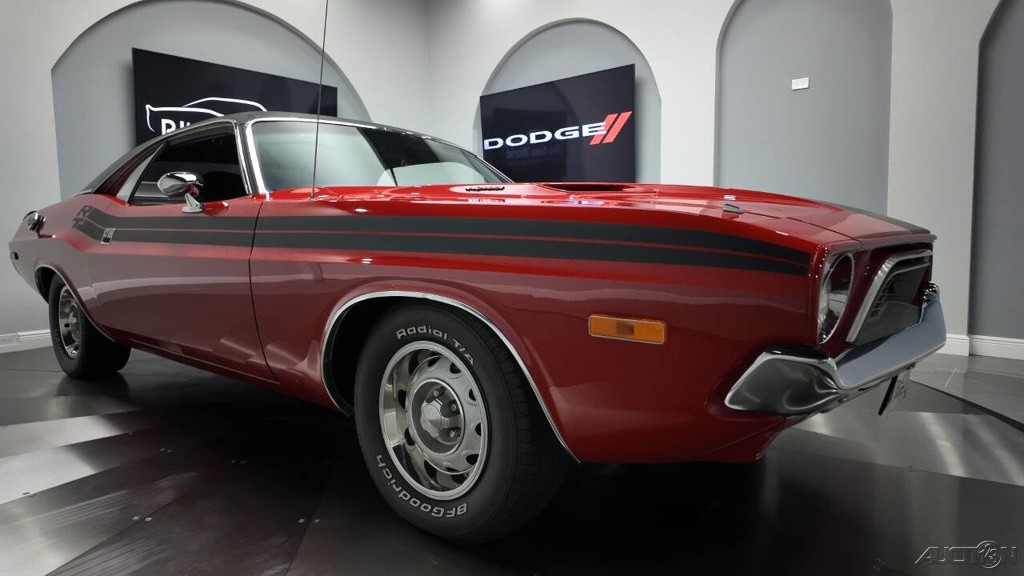 Dodge-Challenger-1972-10