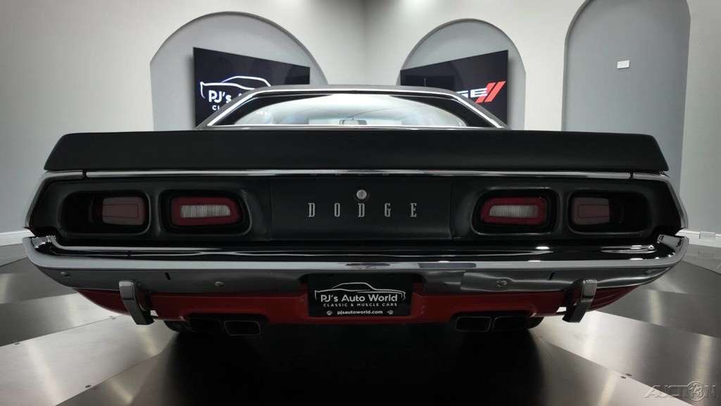 Dodge-Challenger-1972-21