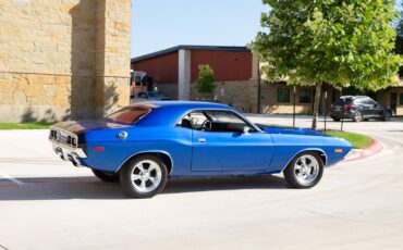 Dodge-Challenger-1972-Coupe-13