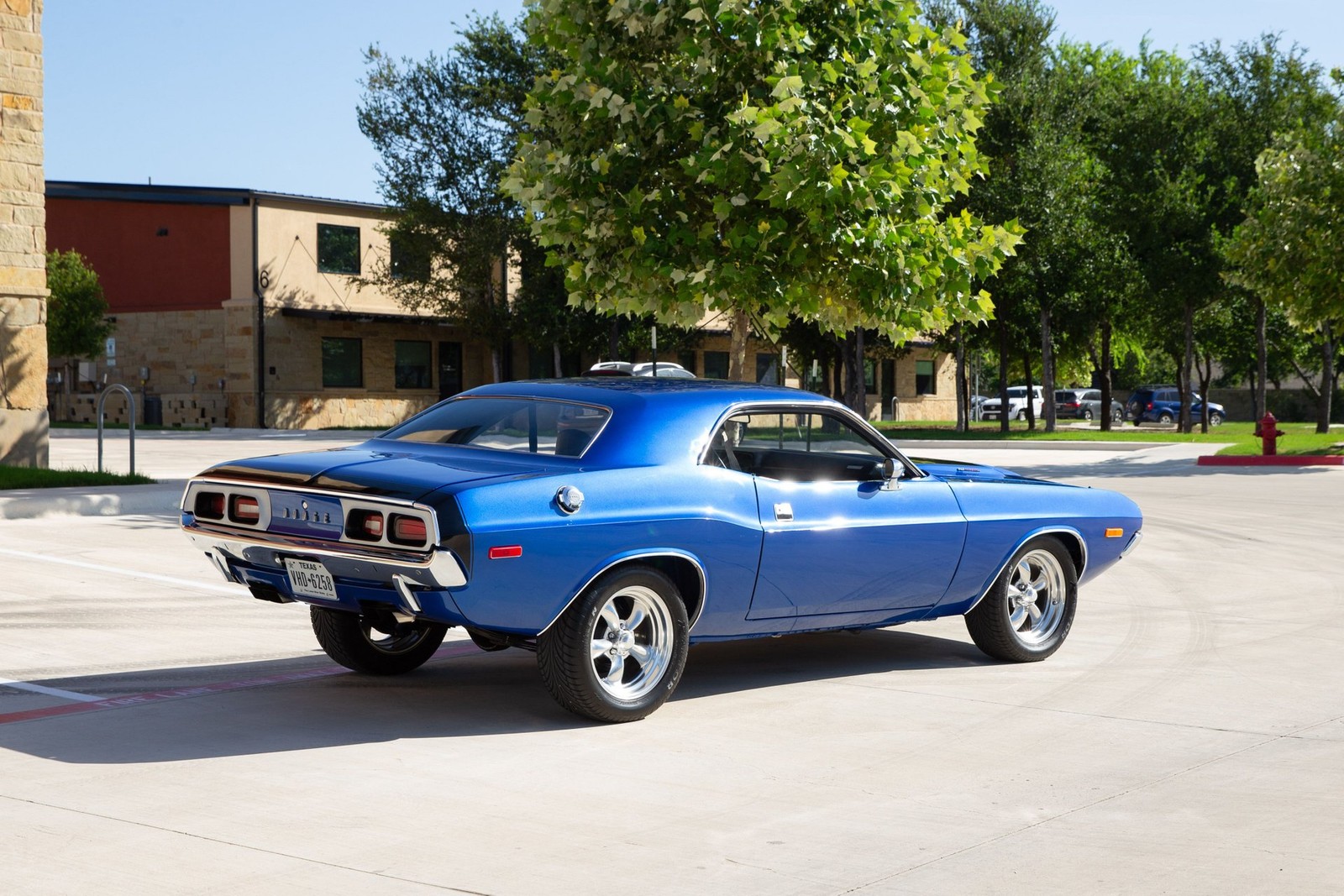 Dodge-Challenger-1972-Coupe-14