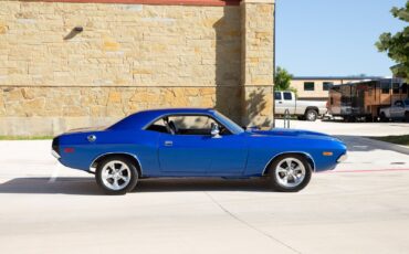 Dodge-Challenger-1972-Coupe-16
