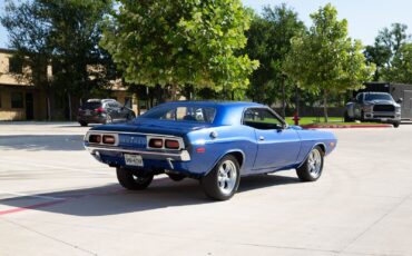 Dodge-Challenger-1972-Coupe-19