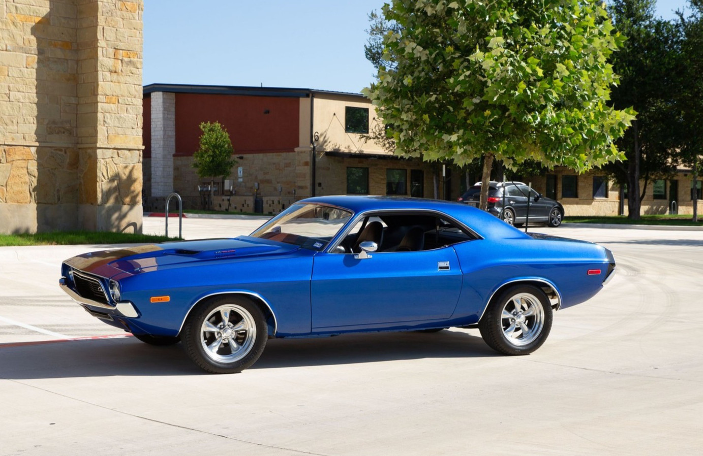 Dodge-Challenger-1972-Coupe-2
