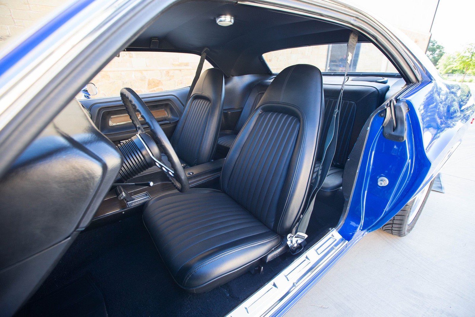 Dodge-Challenger-1972-Coupe-3