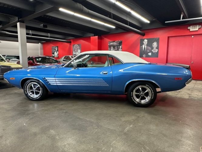 Dodge-Challenger-1972-Medium-TurquoiseWhi-White-Vinyl-17