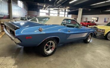Dodge-Challenger-1972-Medium-TurquoiseWhi-White-Vinyl-2