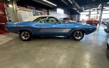 Dodge-Challenger-1972-Medium-TurquoiseWhi-White-Vinyl-3