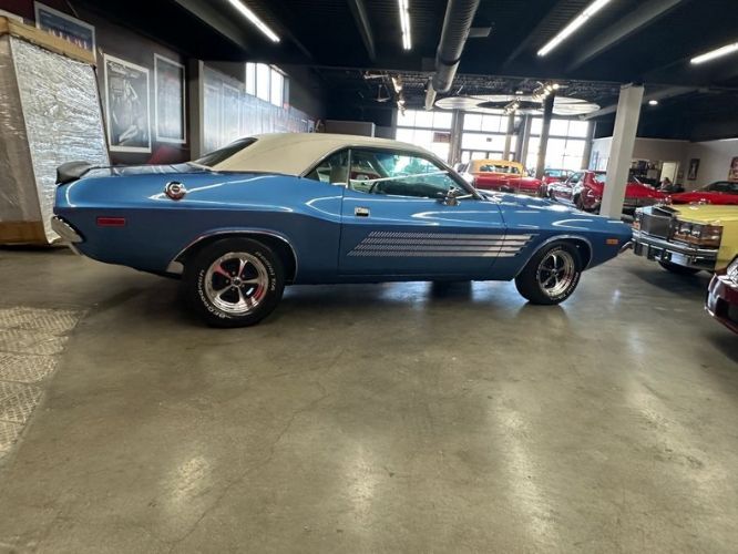 Dodge-Challenger-1972-Medium-TurquoiseWhi-White-Vinyl-5