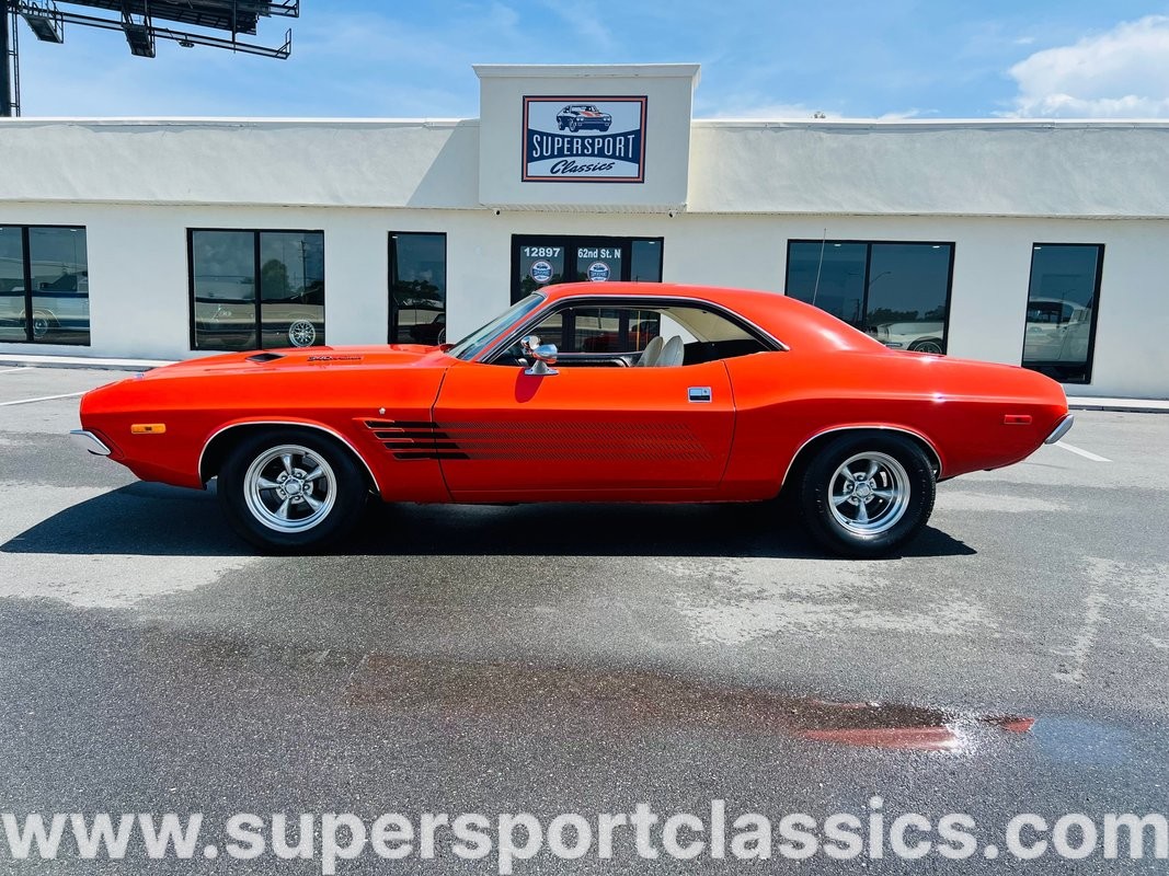 Dodge-Challenger-1973-Coupe-1