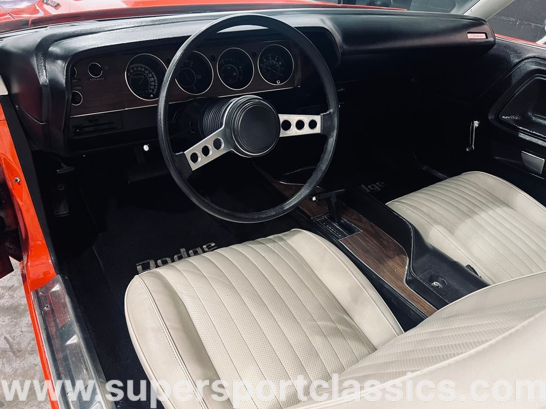 Dodge-Challenger-1973-Coupe-15