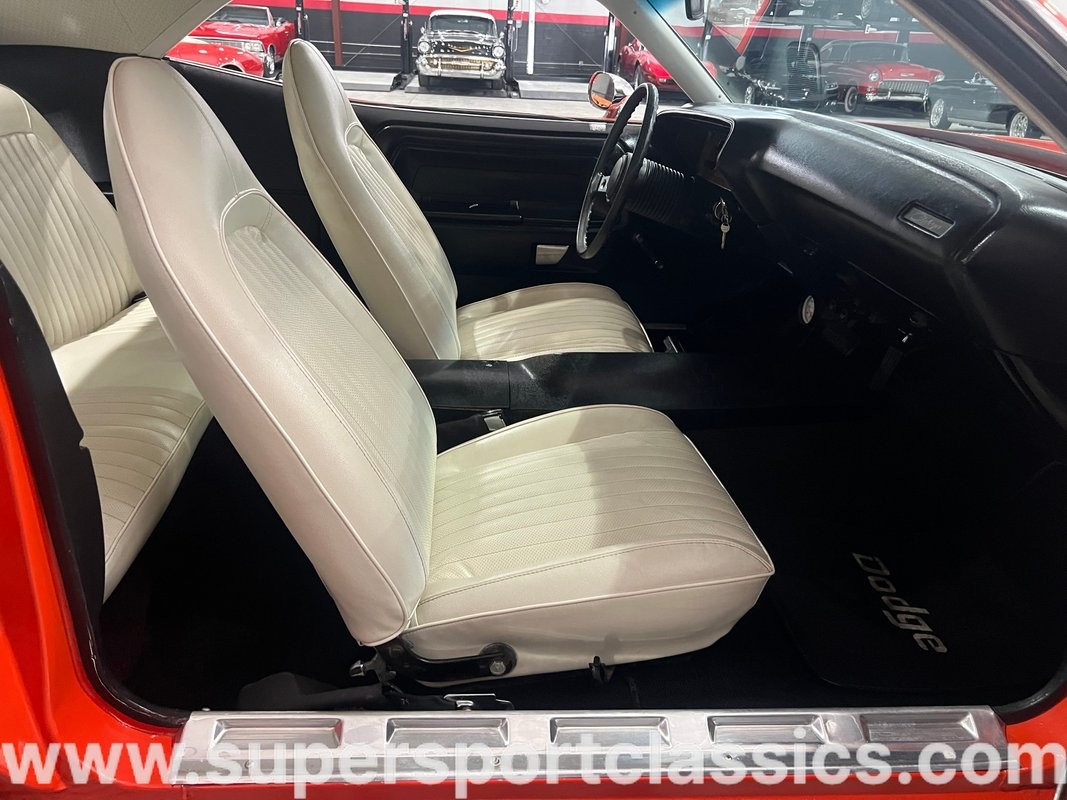 Dodge-Challenger-1973-Coupe-18