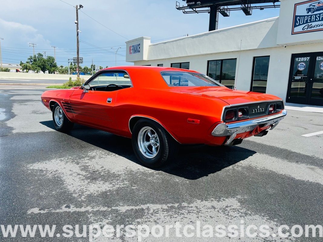 Dodge-Challenger-1973-Coupe-2